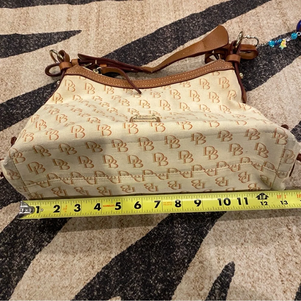 Bag, Dooney & Bourke Tan Monogram Hobo - Picture 13 of 16